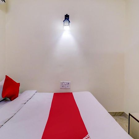 Hotel O Rs Hotels Near Pitampura Metro Delhi  Luaran gambar