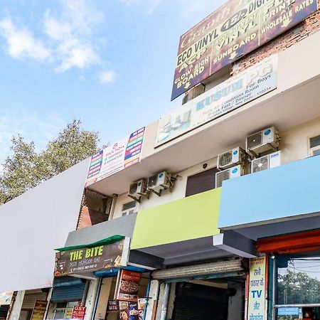 Hotel O Rs Hotels Near Pitampura Metro Delhi  Luaran gambar