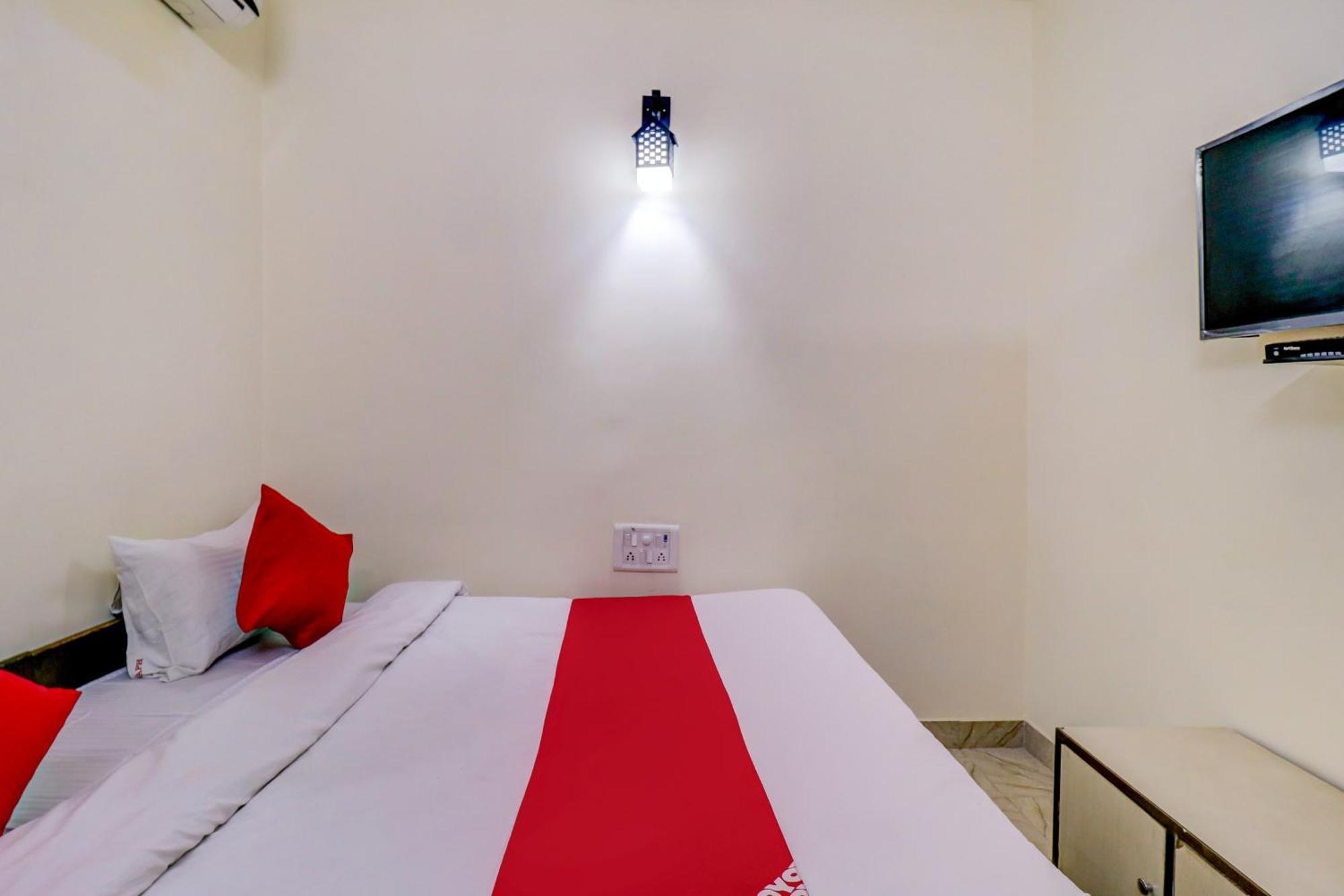 Hotel O Rs Hotels Near Pitampura Metro Delhi  Luaran gambar