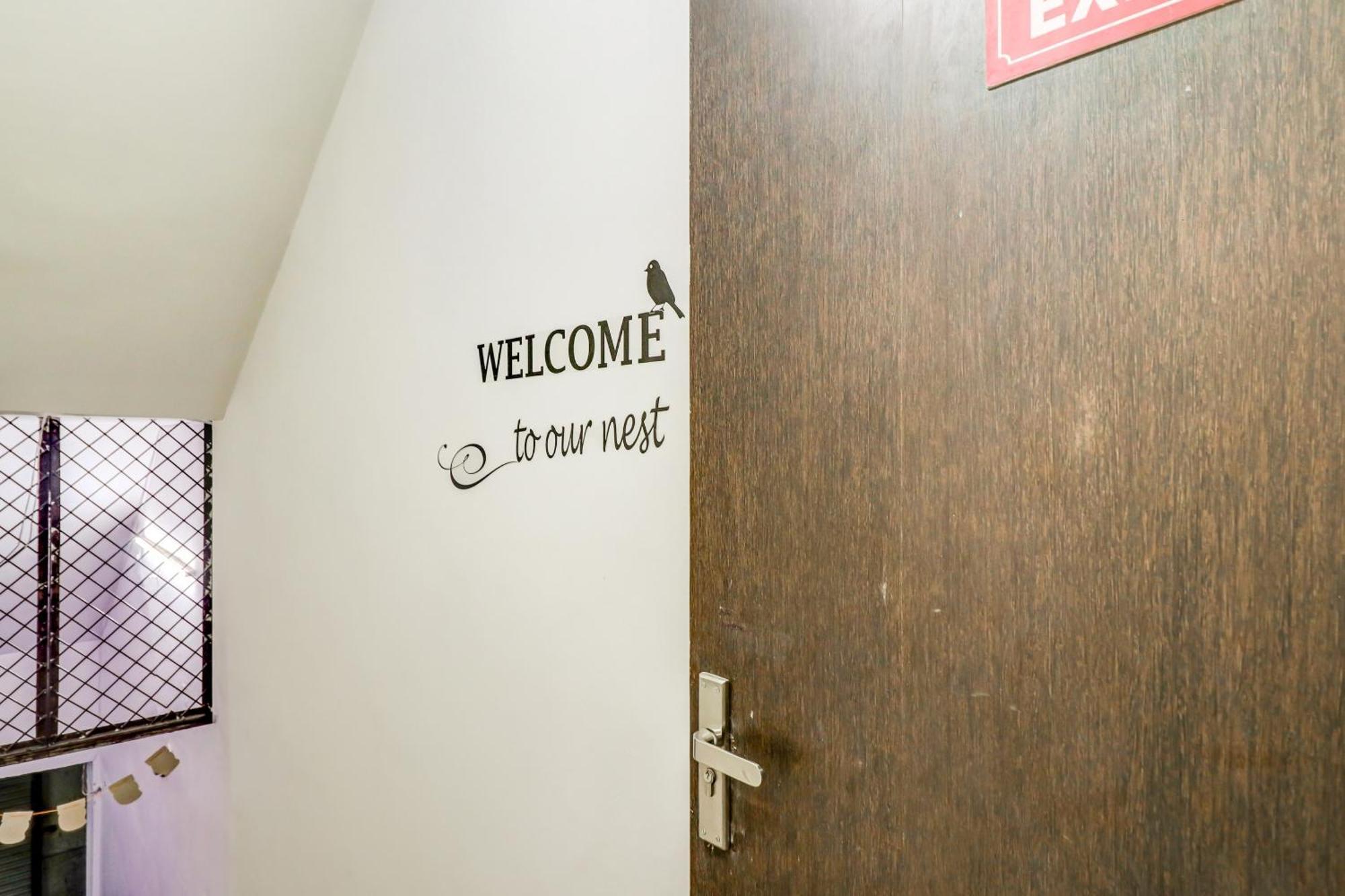 Hotel O Rs Hotels Near Pitampura Metro Delhi  Luaran gambar