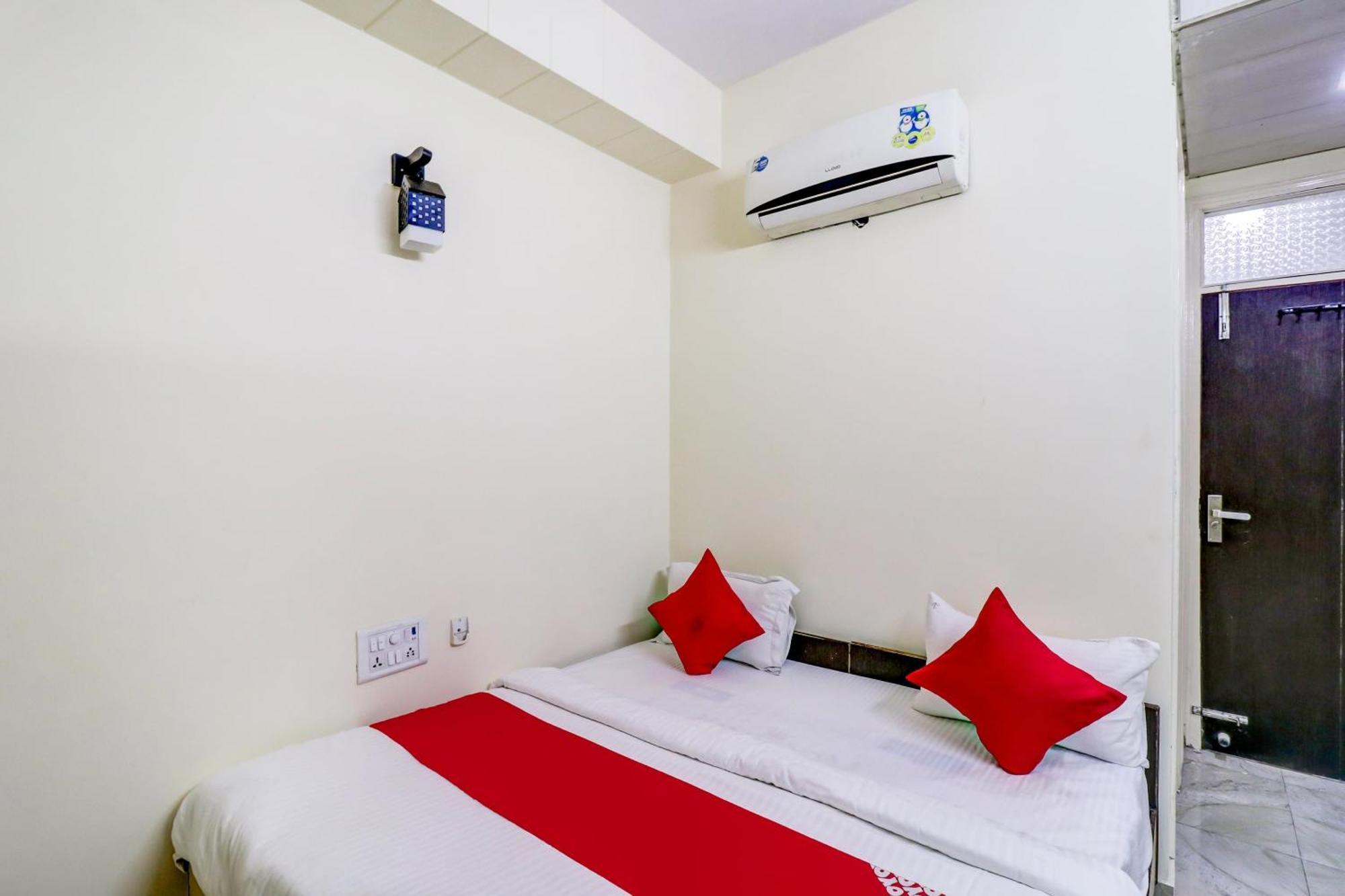 Hotel O Rs Hotels Near Pitampura Metro Delhi  Luaran gambar