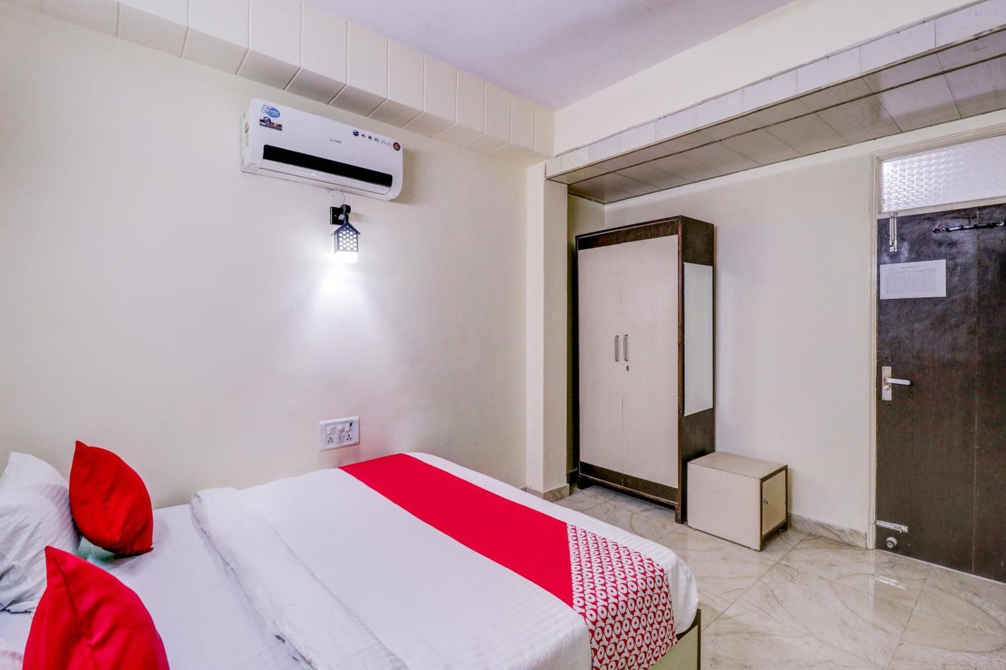 Hotel O Rs Hotels Near Pitampura Metro Delhi  Luaran gambar