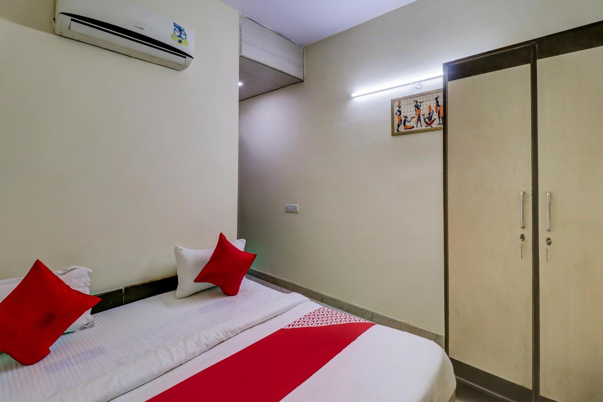Hotel O Rs Hotels Near Pitampura Metro Delhi  Luaran gambar