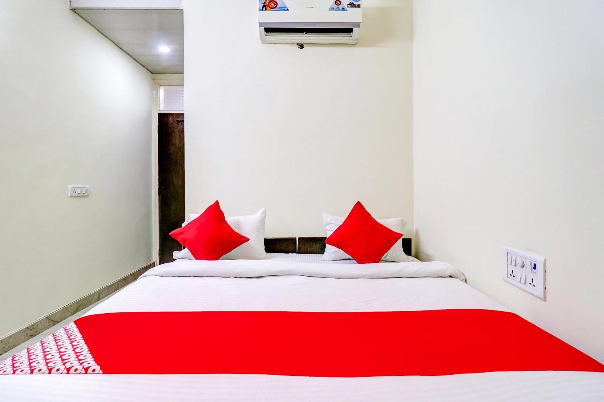 Hotel O Rs Hotels Near Pitampura Metro Delhi  Luaran gambar