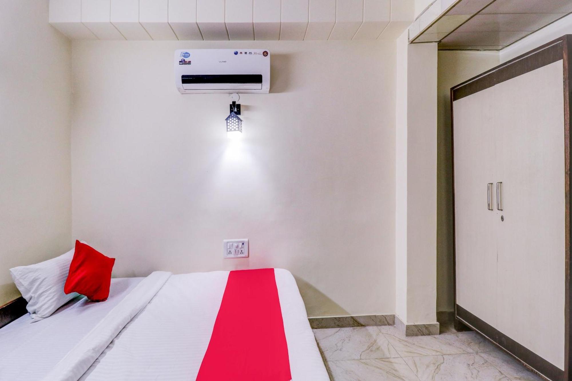 Hotel O Rs Hotels Near Pitampura Metro Delhi  Luaran gambar
