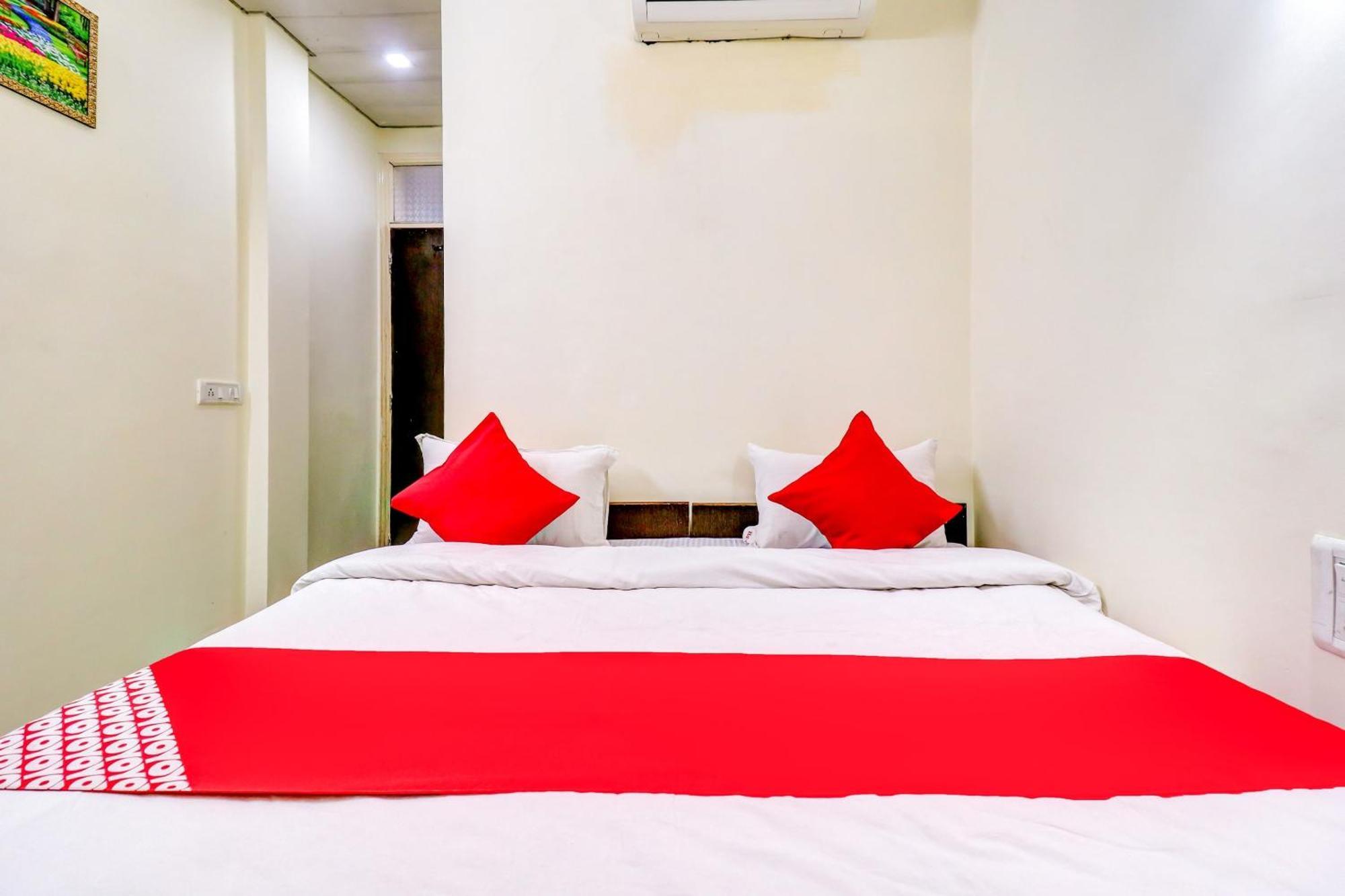Hotel O Rs Hotels Near Pitampura Metro Delhi  Luaran gambar