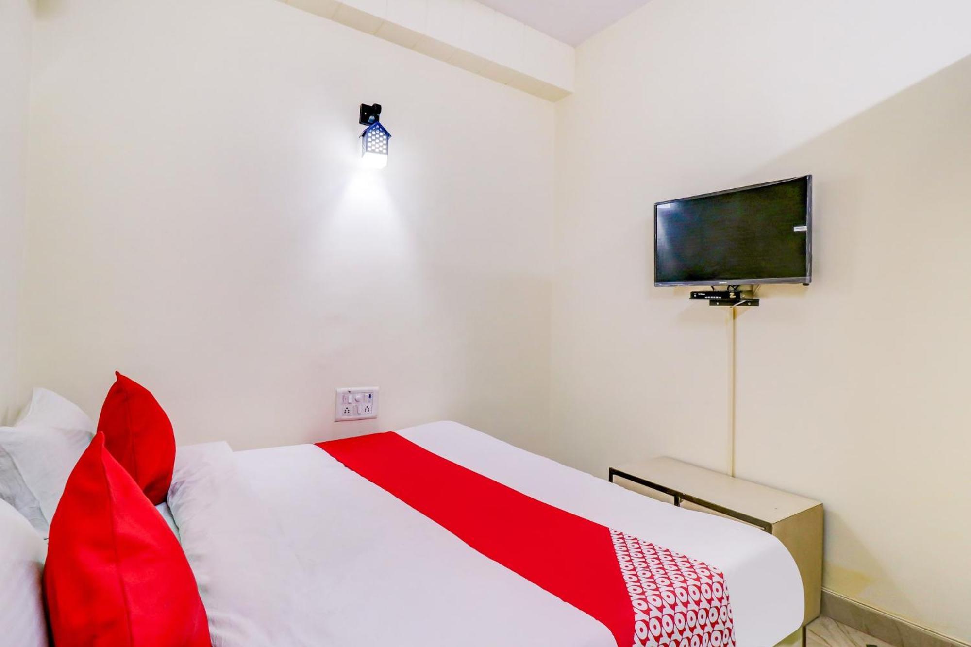 Hotel O Rs Hotels Near Pitampura Metro Delhi  Luaran gambar